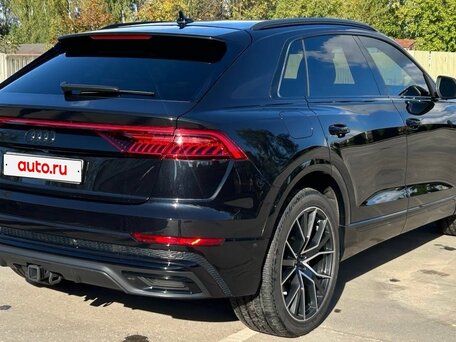 2020 Audi Q8 55 TFSI I (4M), чёрный, 6300000 рублей, вид 5