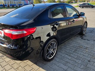2012 Kia Rio 5-speed III, чёрный, 800000 рублей, вид 3