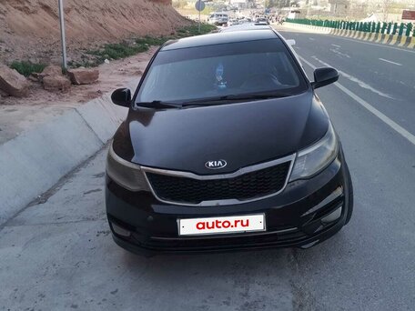 2015 Kia Rio III Рестайлинг, чёрный, 400000 рублей, вид 1