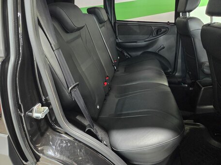 2025 Lada (ВАЗ) Niva Travel I, чёрный, 1295000 рублей, вид 4