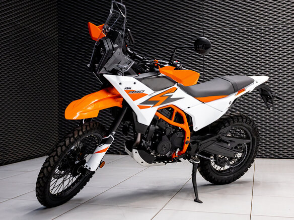 2026 KTM 390 Adventure R, оранжевый, 889000 рублей - вид 3