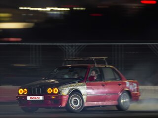 1988 BMW 3 серии 318i II (E30), красный, 550000 рублей, вид 1