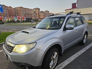 2012 Subaru Forester III Рестайлинг, серебристый, 1290000 рублей, вид 4