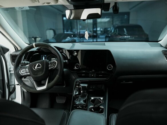2025 Lexus NX 200 II, белый - вид 13