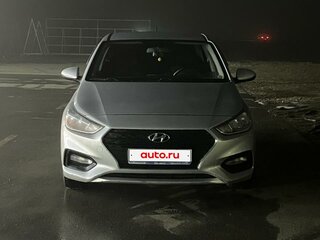 2017 Hyundai Solaris II, серебристый, 1220000 рублей, вид 2