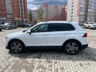 2018 Volkswagen Tiguan II, белый, 2549000 рублей, вид 4
