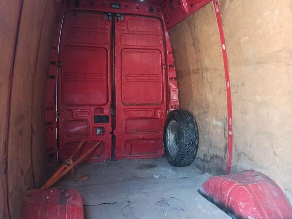 2007 Iveco Daily, красный, 900000 рублей - вид 10