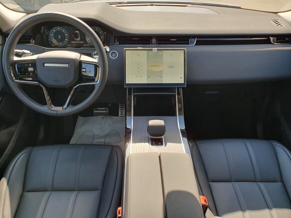 2025 Land Rover Range Rover Evoque L II Рестайлинг, белый - вид 16