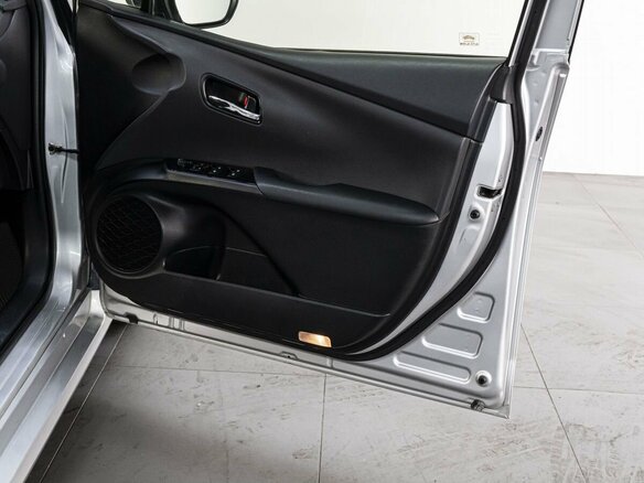 2016 Toyota Prius IV (XW50), серый, 1649000 рублей - вид 9