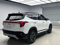 2023 Kia Seltos I Рестайлинг, белый - вид 2