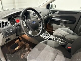 2010 Ford Focus II Рестайлинг, серебристый, 580000 рублей, вид 4