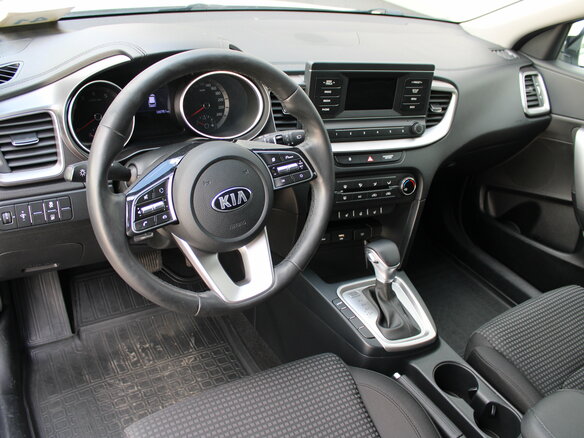 2020 Kia Ceed III, белый - вид 9