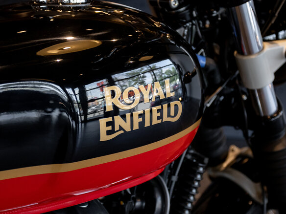 2025 Royal Enfield Interceptor, чёрный, 699000 рублей - вид 8