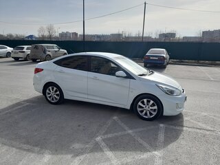 2013 Hyundai Solaris I, белый, 840000 рублей, вид 2