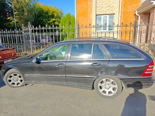 2005 Mercedes-Benz C-Класс 200 II (W203) Рестайлинг, чёрный, 750000 рублей, вид 3