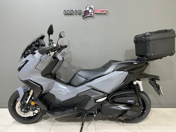 2023 Honda ADV350, серый, 700000 рублей - вид 1