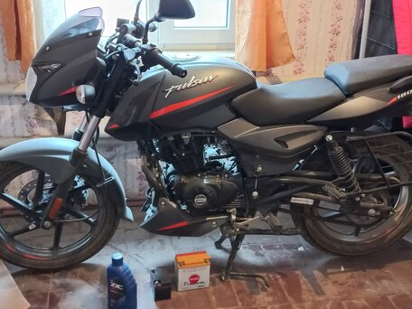 2023 Bajaj Pulsar 180, чёрный, 220000 рублей, вид 1