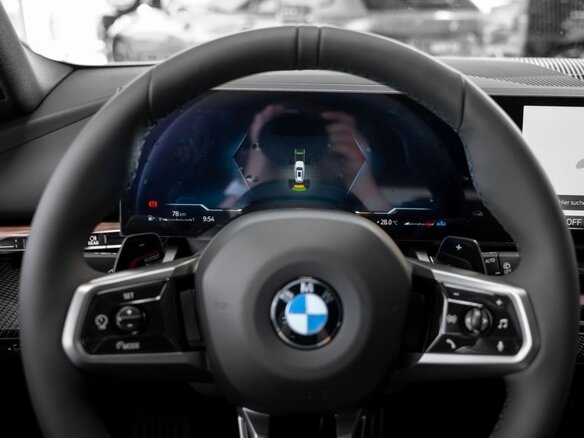 2025 BMW 5 серии 520d VIII (G60/G61/G68), серебристый, 9791700 рублей - вид 8