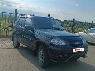 2011 Chevrolet Niva I Рестайлинг, серебристый, 500000 рублей, вид 3