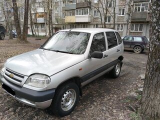 2004 Chevrolet Niva I, серебристый, 350000 рублей, вид 2