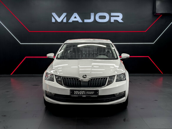 2020 Skoda Octavia III (A7) Рестайлинг, белый - вид 1