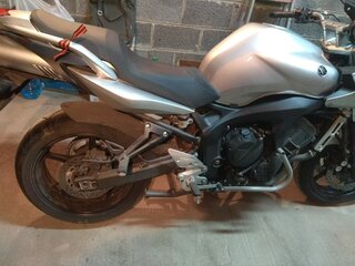 2008 Yamaha FZ6, серебристый, 600000 рублей, вид 4
