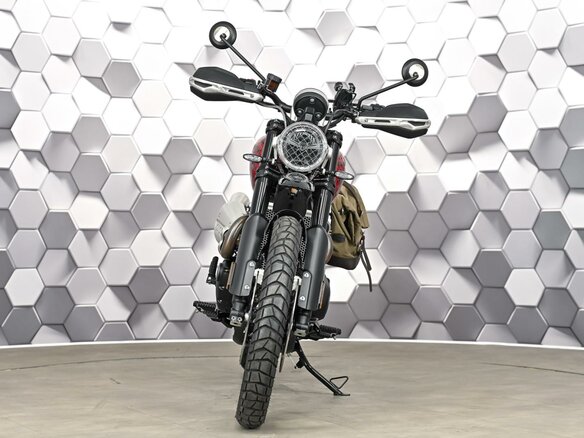 2024 Triumph Scrambler, красный, 1377000 рублей - вид 4