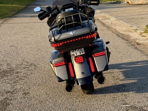 2021 Harley-Davidson Road Glide Limited, серый, 1900000 рублей - вид 1