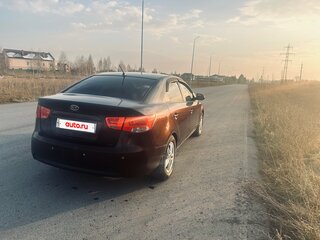 2010 Kia Cerato 6-speed II, красный, 765000 рублей, вид 4