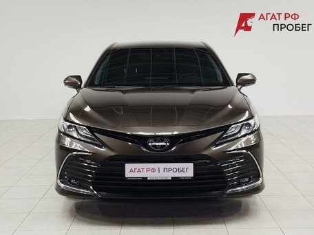 2021 Toyota Camry VIII (XV70) Рестайлинг, коричневый, 3858000 рублей, вид 2