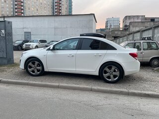 2013 Chevrolet Cruze I Рестайлинг, белый, 800000 рублей, вид 3