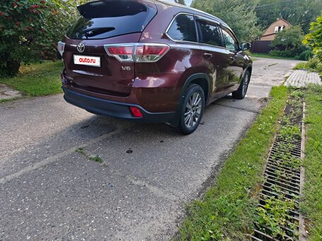 2014 Toyota Highlander III (XU50), красный, 2949000 рублей, вид 3