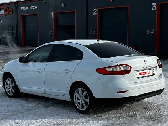 2011 Renault Fluence I, белый, 890000 рублей - вид 5