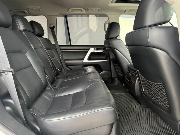 2015 Toyota Land Cruiser 200 Series Рестайлинг 2, белый - вид 11