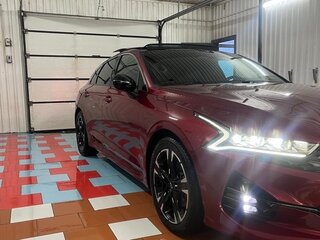 2020 Kia K5 III, красный, 2650000 рублей, вид 5