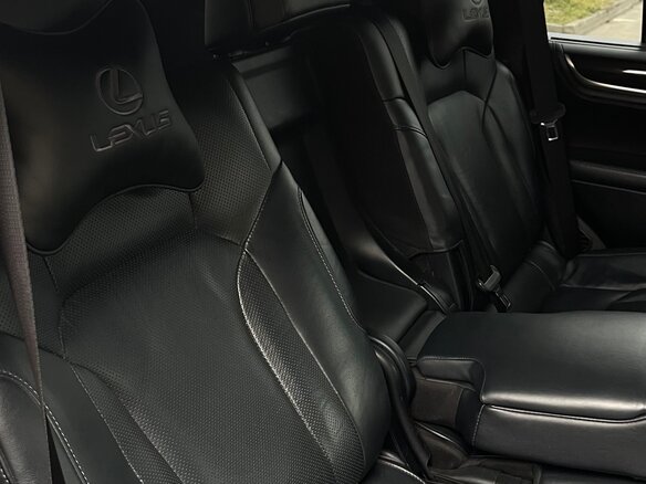 2016 Lexus LX 570 III Рестайлинг 2, чёрный, 6590000 рублей - вид 6