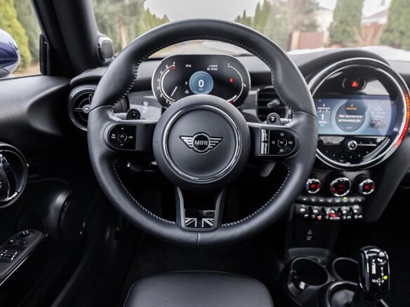 2022 Mini Hatch Cooper S III (F55/F56) Рестайлинг 2, серый, 3950000 рублей - вид 27