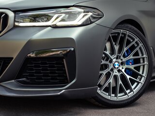 2023 BMW 5 серии M550i xDrive VII (G30/G31/G38) Рестайлинг, белый, 9500000 рублей, вид 1