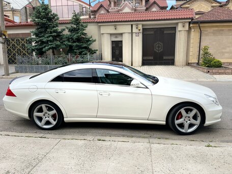 2005 Mercedes-Benz CLS 500 I (C219), белый, 2090000 рублей, вид 5