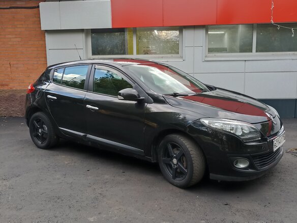 2012 Renault Megane III Рестайлинг, чёрный - вид 2