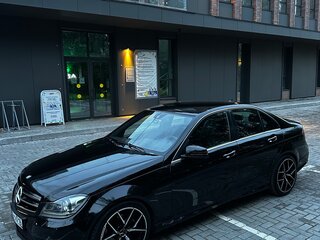 2012 Mercedes-Benz C-Класс 180 III (W204) Рестайлинг, чёрный, 1600000 рублей, вид 3