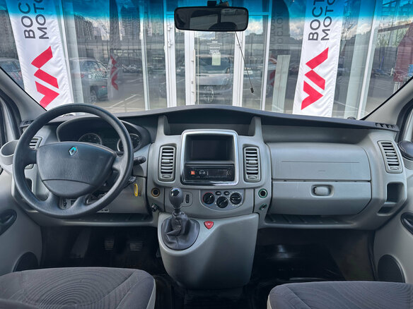 2011 Renault Trafic II Рестайлинг, серый, 885000 рублей - вид 9