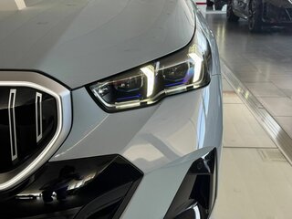 2025 BMW 5 серии 520i VIII (G60/G61/G68), серый, 7790000 рублей, вид 4