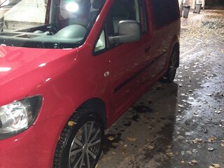 2011 Volkswagen Caddy III Рестайлинг, красный, 639000 рублей, вид 5