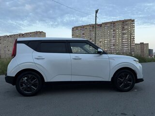 2022 Kia Soul III, белый, 2080000 рублей, вид 2