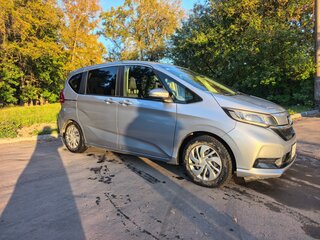 2020 Honda Freed II Рестайлинг, серебристый, 1670000 рублей, вид 4