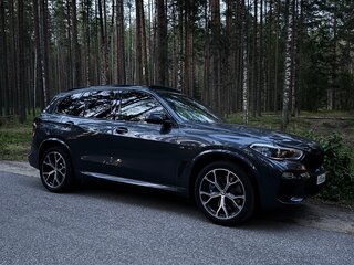 2020 BMW X5 40d IV (G05/G18), серый, 9000000 рублей, вид 3