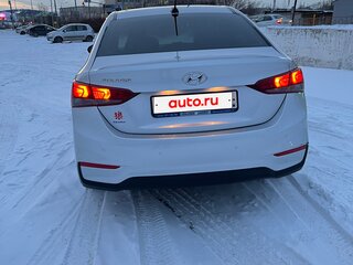 2019 Hyundai Solaris II, серебристый, 1200000 рублей, вид 4