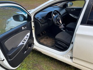 2012 Hyundai Solaris I, белый, 680000 рублей, вид 5