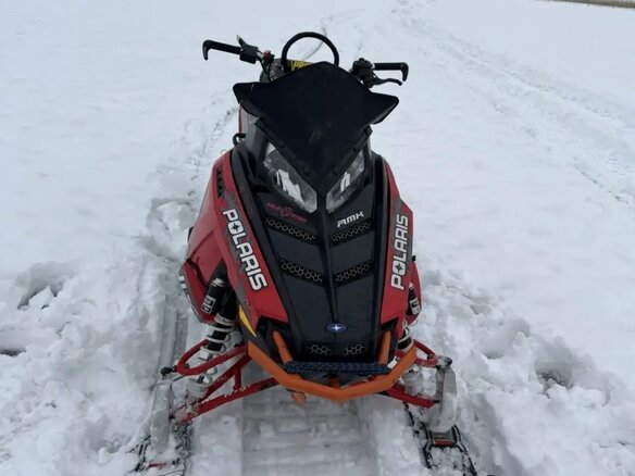 2013 Polaris 120 Assault, красный, 550000 рублей